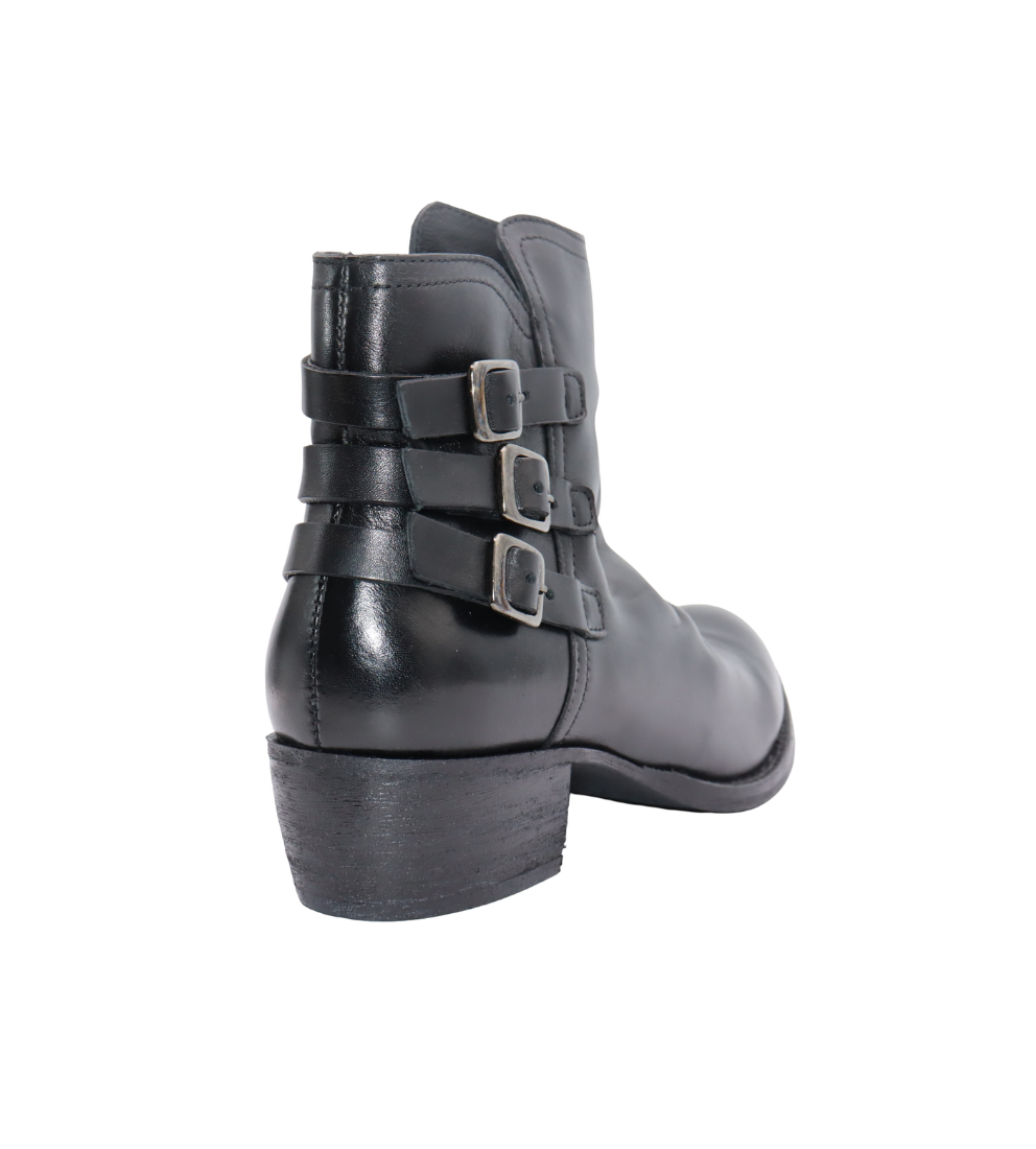 #color_Black Leather