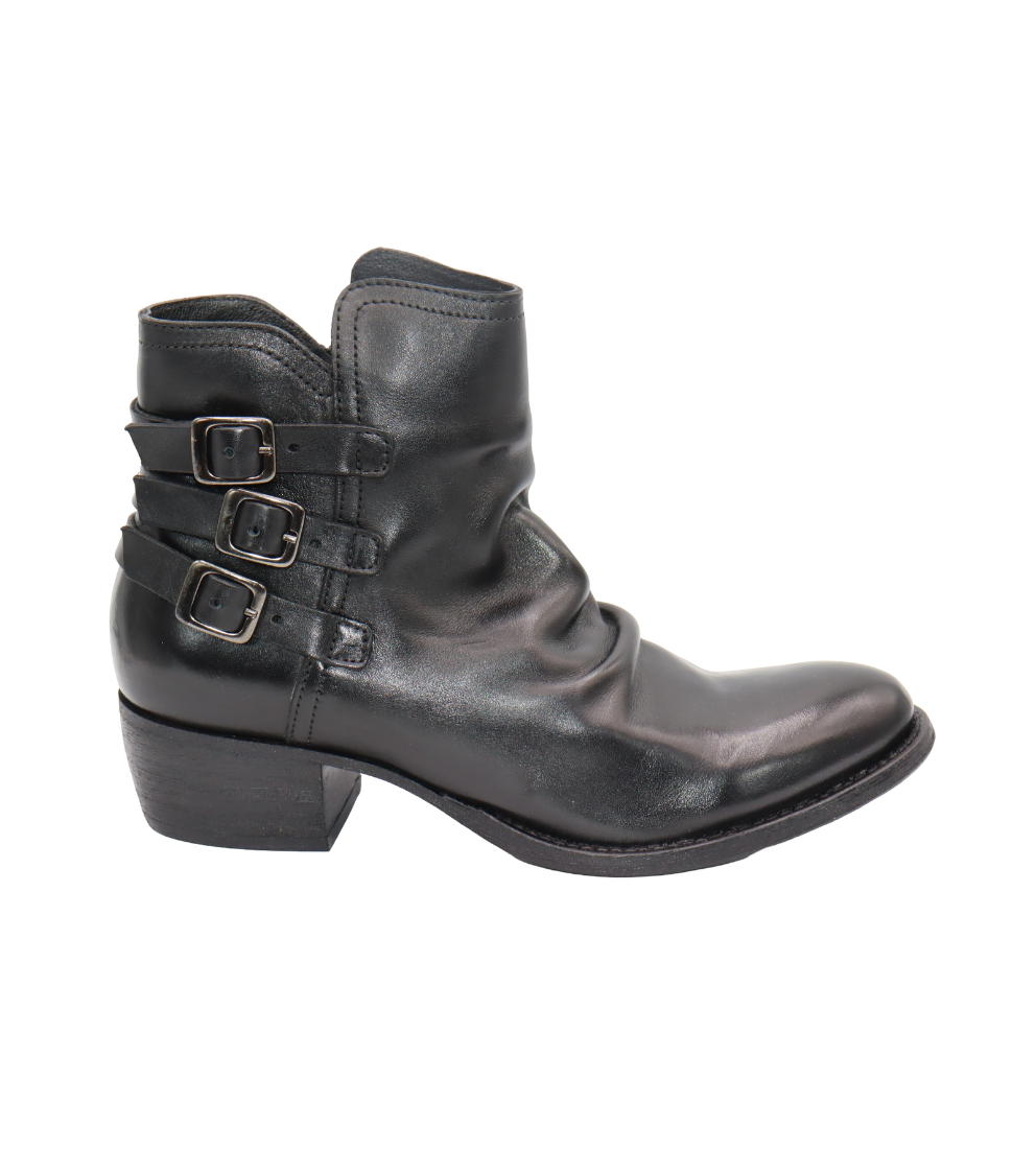 #color_Black Leather