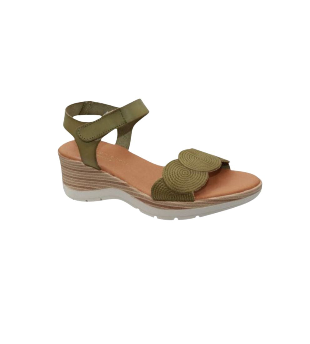 #color_KHAKI