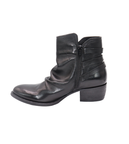 #color_Black Leather