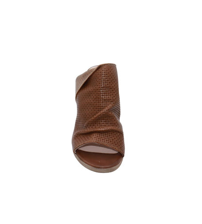 #color_BROWN