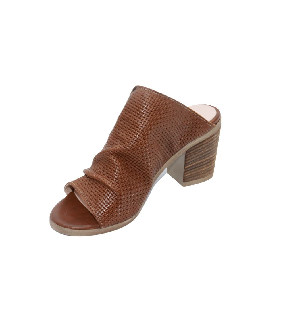#color_BROWN