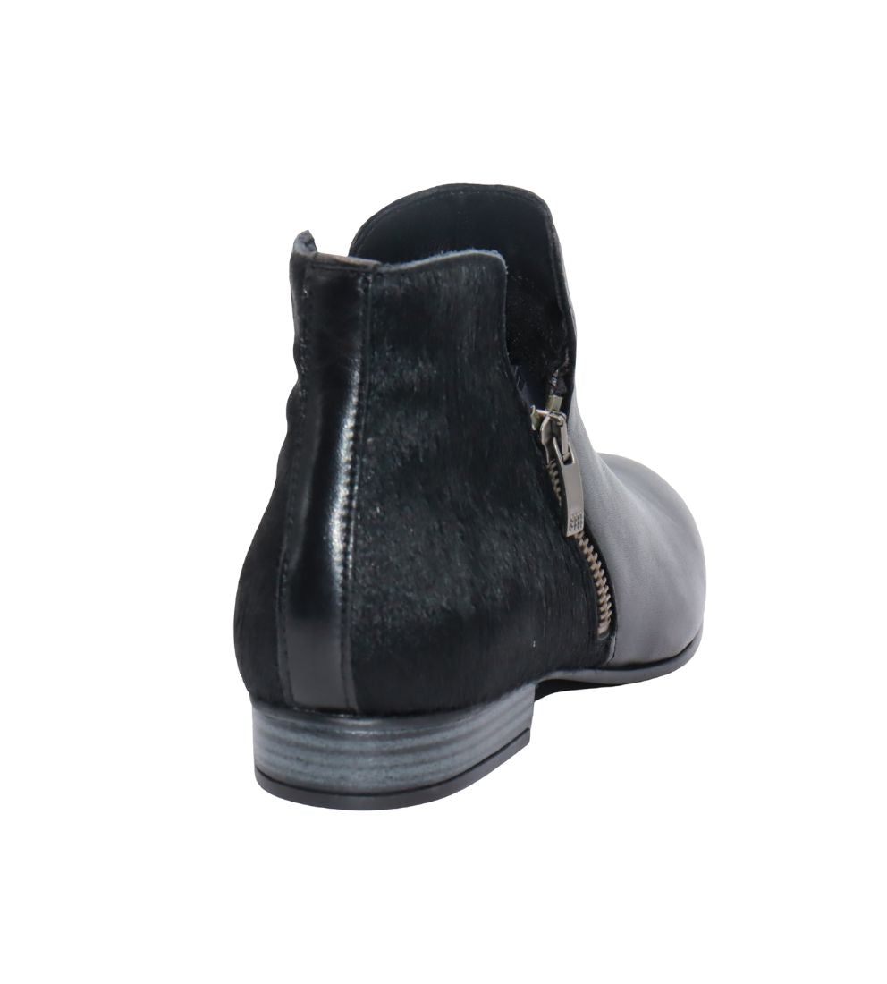 #color_BLACK PONY
