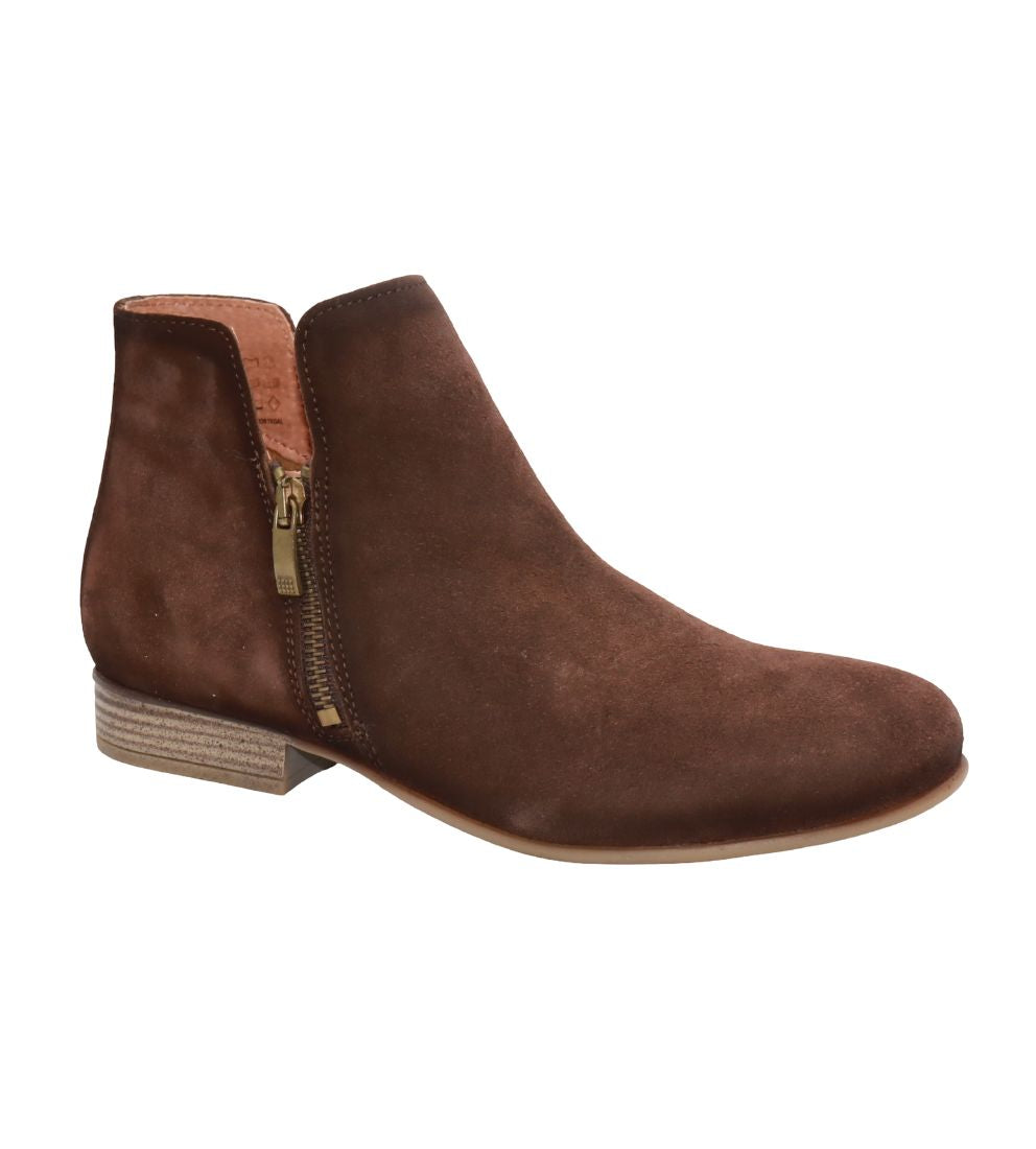 #color_BROWN