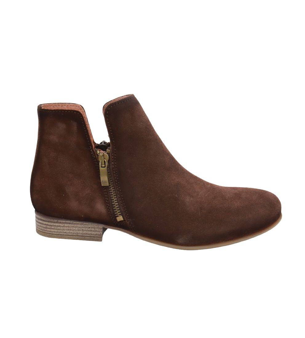 #color_BROWN