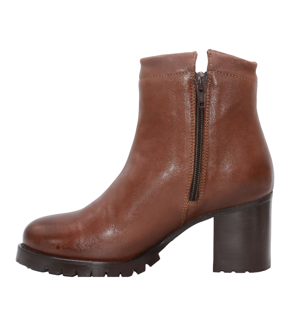 #color_BROWN
