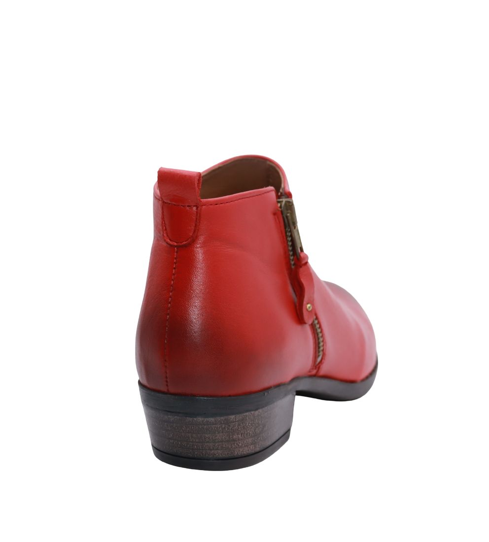 #color_Red Leather