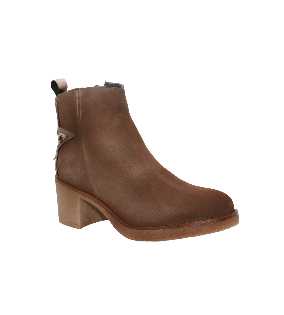 #color_Brown Nubuck