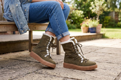 #color_Khaki